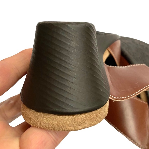 Nicole Brown Slip On Wedge Sandal Heels Velcro Strap Silver Flowers size 8 Wide - Picture 7 of 11